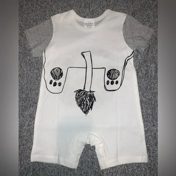 SOLD - Lion Romper • BRAND NEW • 6-9mos - Picture 2 of 2